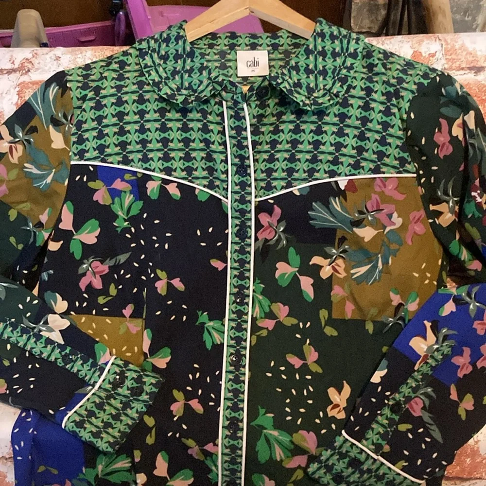 Cabi Bronco Mix Print Green Button Blouse Women’s Size Medium - Picture 4 of 11